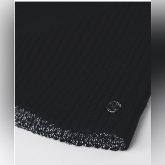 Lululemon Divinity Toque-*Reversable - Picture 6 of 7